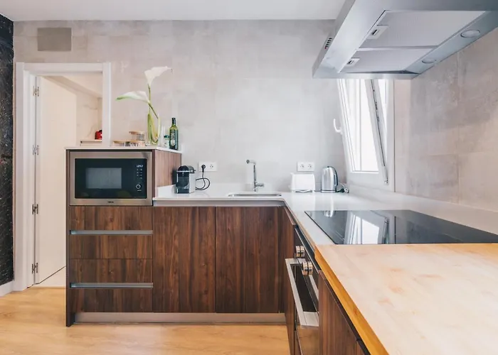 Ibaizabal By People Більбао